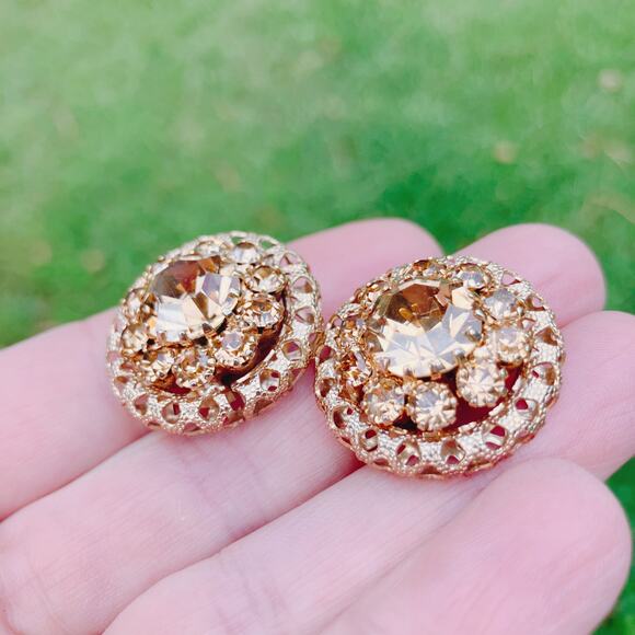VTG 50s Gold Tone Champagne Rhinestone Dome Clip On Earrings Mid Century Sparkly - Picture 3 of 8